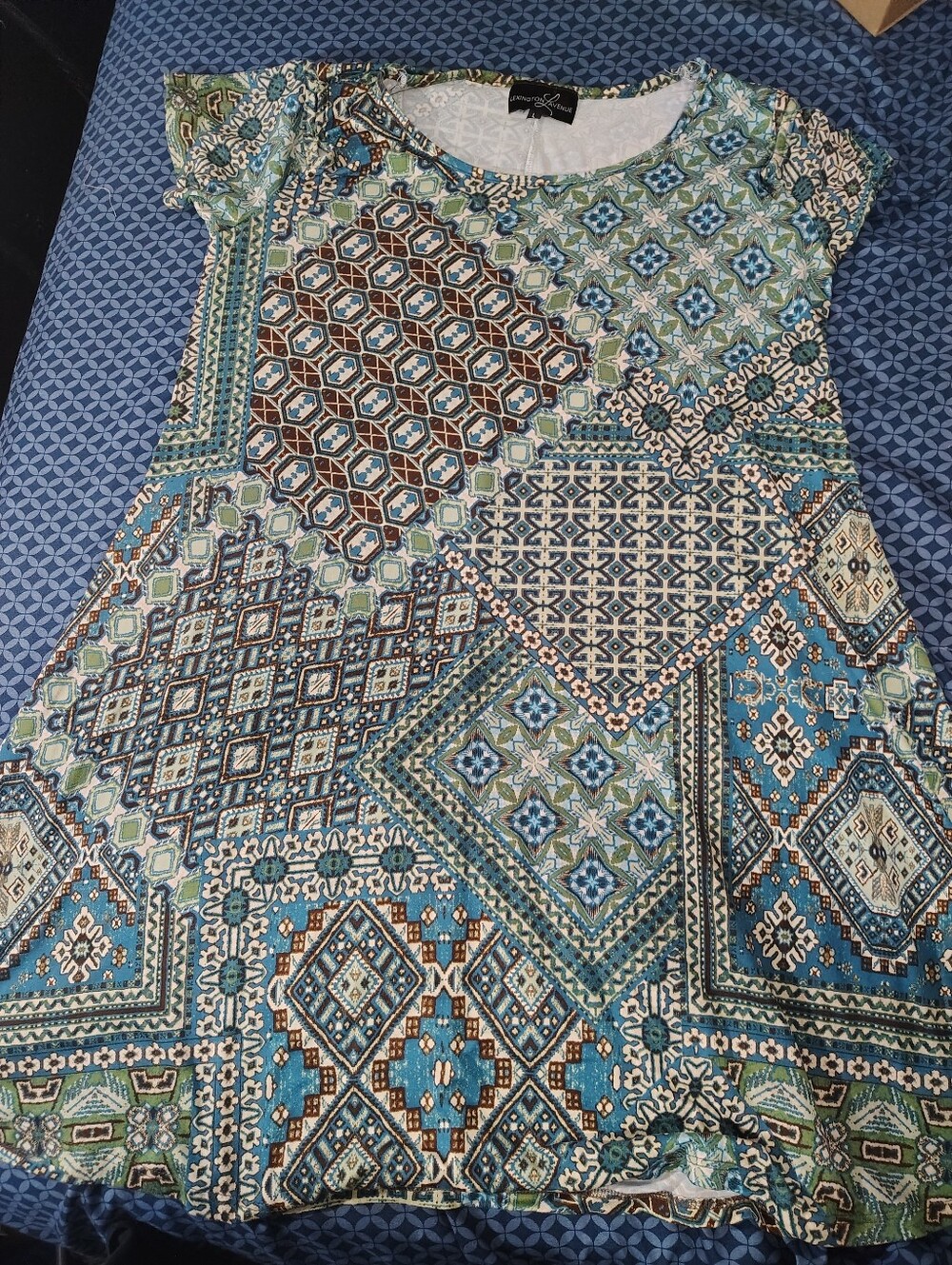 Lexington Avenue Women's geometric Pattern — Size L
